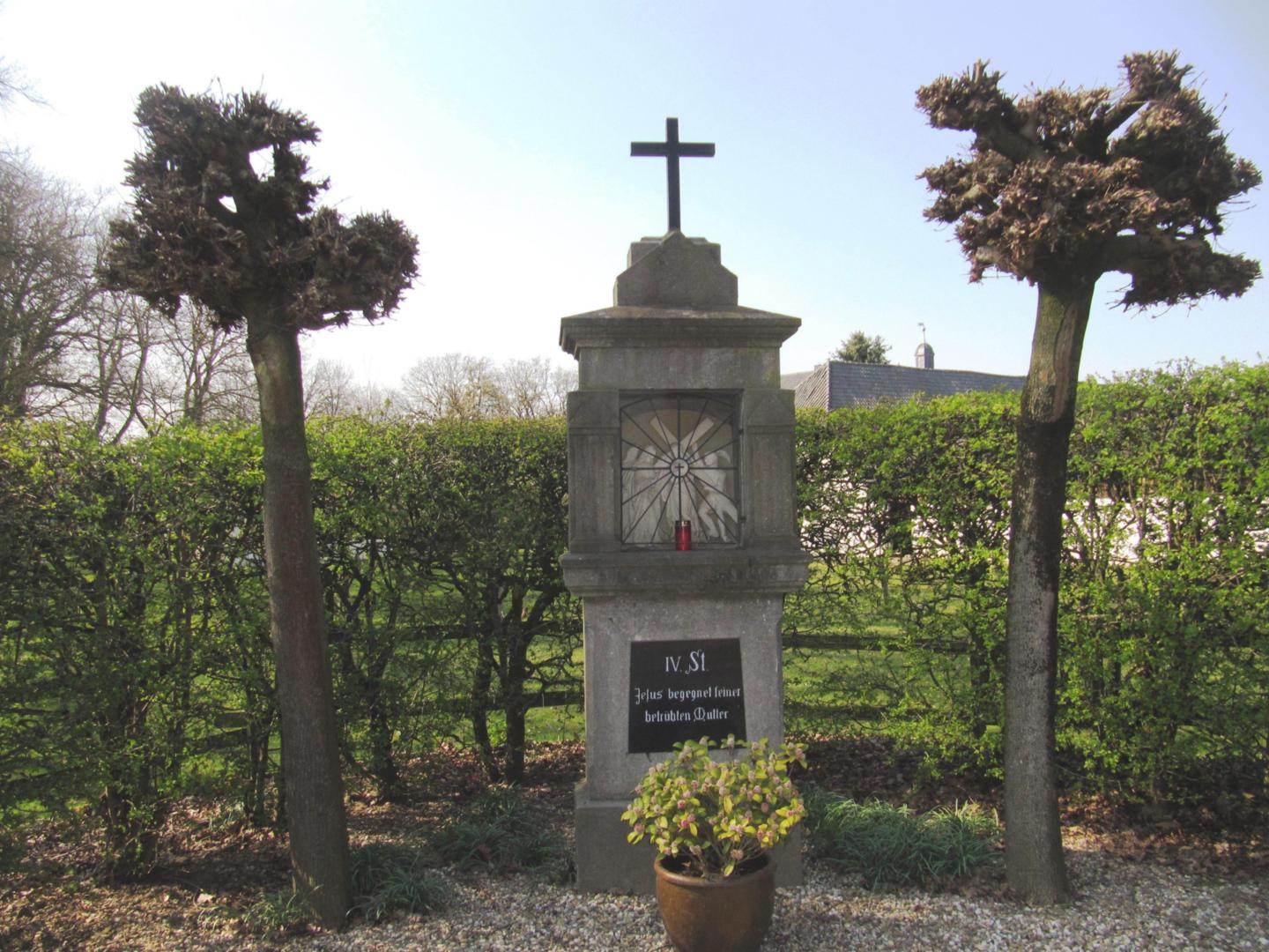 Kreuzweg (c) Claudia Kellewald-Stieger