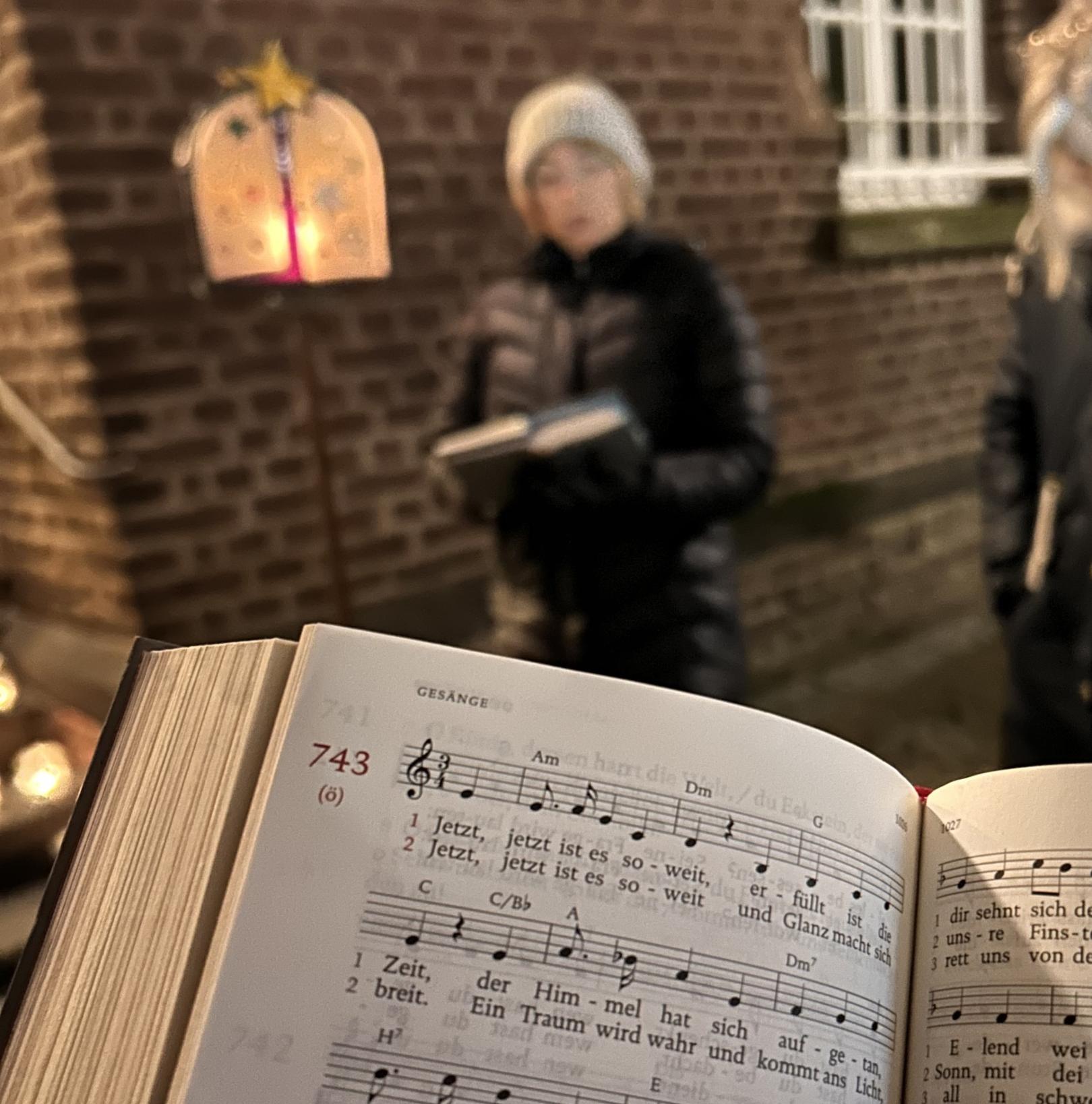 Lebendiger Adventskalender (c) Pfarrgemeinde St. Mariae Geburt Kempen